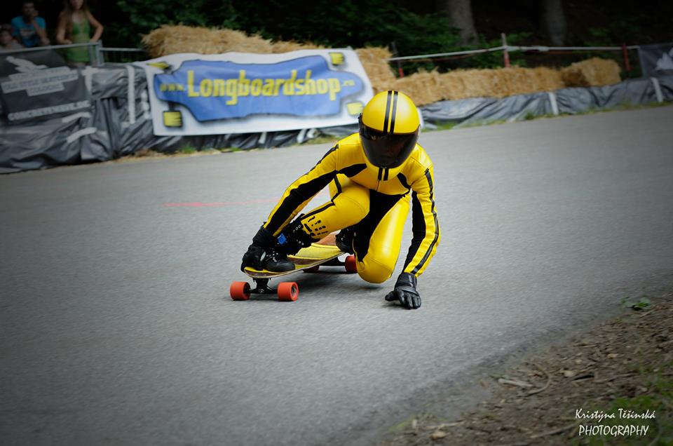 longboard girls crew, longboard, girl, downhill, almabtrieb, idf, race, badass, Dana Schitter