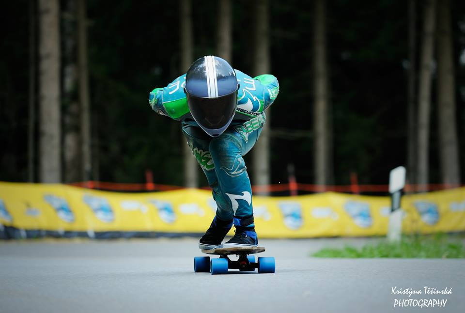 longboard girls crew, longboard, girl, downhill, almabtrieb, idf, race, badass, elena corrigall