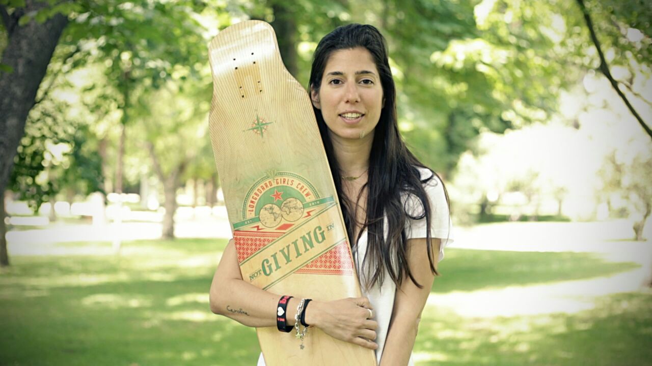 longboard girls crew, longboarding, skateboarding, skate, valeria kechichian, cool, rad, style, summer, strong women, women support, inspiration, change, work, values, deck, boards, noelia otegui, icone longboards, concrete wave skateshop, cologne, madrid, spain, retiro, 